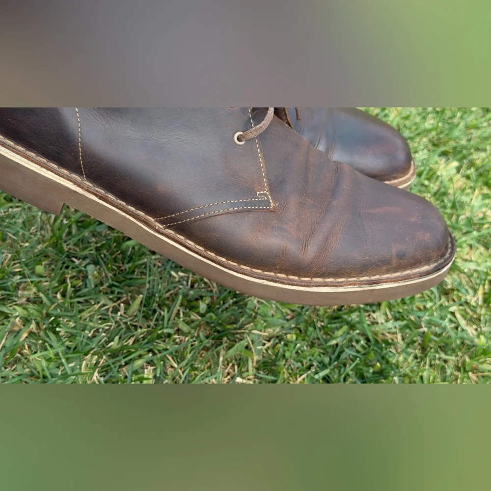 Clarks Collection Men's Shepton Chukka boots in brown leather. Size 14